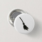 Minimalistischer Hexenbesen – Tuschpinsel-Design a Button (Vorne & Hinten)