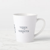 Minimalistischer Individuelle Name und Monogramm Milchtasse (Rechts)