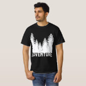 Minimalistischer Kiefernwald Abenteuer T-000 T-Shirt (Vorne ganz)