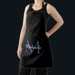Minimalistischer Kreis moderner Monogramm-Anfangsn Schürze<br><div class="desc">Minimalistischer blauer Kreis Modernes Monogramm mit blauem Initial- und Weißnamen auf schwarz. Personalisierbarer individuelle Name mit einer Serif,  die auf einer schwarzen Farbe initialisiert wurde.</div>