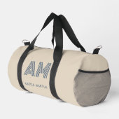 Minimalistischer Luxus Sand-Beige Monogramm Duffle Bag (Rechte Ecke)