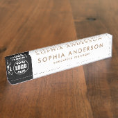 Minimalistischer moderner Logo-Mitarbeiter Namensplakette (Seite)