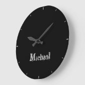Minimalistischer moderner Monogrammname Schwarz-we Große Wanduhr (Winkel)