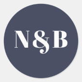 Minimalistischer Mongram-Hochzeitsticker für moder Runder Aufkleber (Vorderseite)