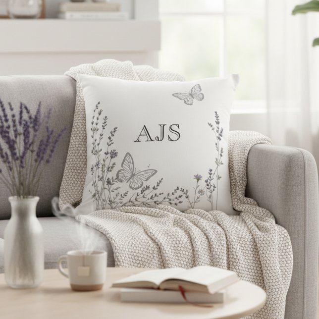 Minimalistischer Monogram Cottage-Kern Butterfly Kissen (Minimalist cottagecore butterfly monogram pillow)
