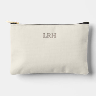 Minimalistischer Monogramm-Brautjungfer-Make-up-Be Zubehörtasche