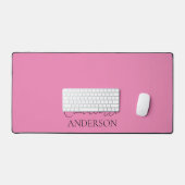 Minimalistischer Name des Monogramms Rosa Schreibt Schreibtischunterlage (Tastatur & Maus)