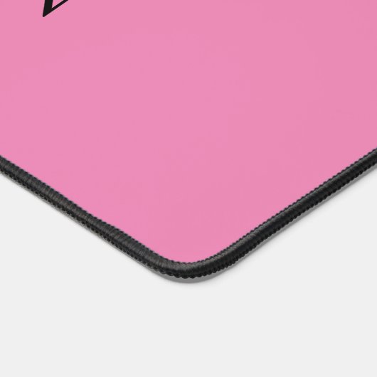 Minimalistischer Name des Monogramms Rosa Schreibt Schreibtischunterlage (Ecke)