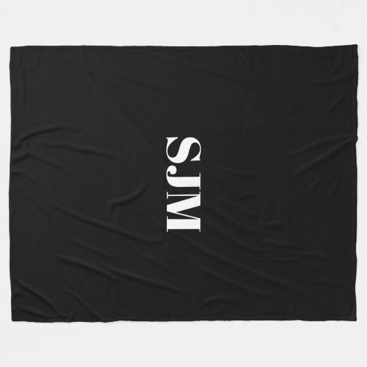 Minimalistischer Name für schwarze Monogramm Fleecedecke (Vorderseite (Horizontal))