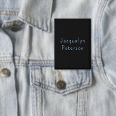 Minimalistischer neutraler schwarzer Elegant Moder Button (Insitu)