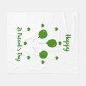 Minimalistischer Niedlicher Happy St Patrick's Day Fleecedecke (Vorderseite (Horizontal))