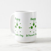 Minimalistischer Niedlicher Happy St Patrick's Day Kaffeetasse (Vorderseite Links)