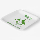 Minimalistischer Niedlicher Happy St Patrick's Day Pappteller (Gewinkelt)
