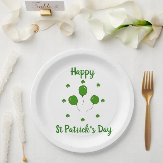 Minimalistischer Niedlicher Happy St Patrick's Day Pappteller (Hochzeit)