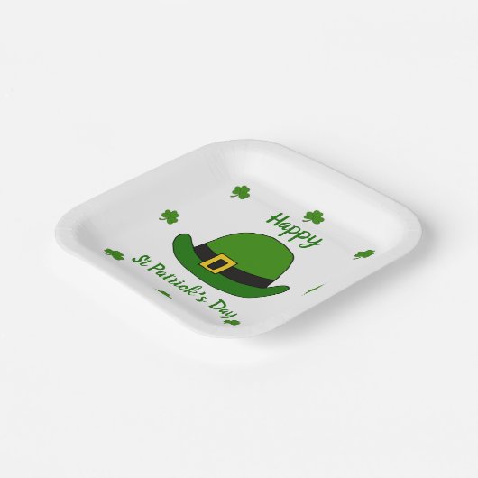 Minimalistischer Niedlicher Happy St Patrick's Day Pappteller (Gewinkelt)