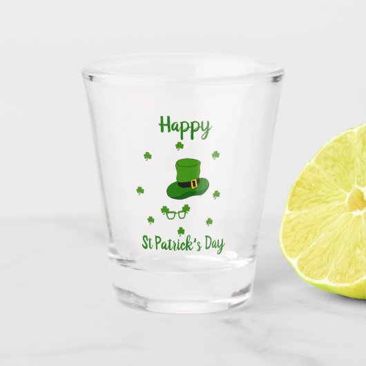 Minimalistischer Niedlicher Happy St Patrick's Day Schnapsglas (Vorderseite)