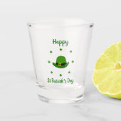 Minimalistischer Niedlicher Happy St Patrick's Day Schnapsglas (Vorderseite)
