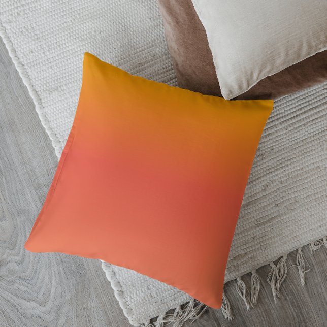 Minimalistischer Ombre Vibrant Sunset Kissen (Von Creator hochgeladen)