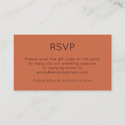 Minimalistischer QR Code Terracotta Wedding RSVP Begleitkarte (Vorderseite)