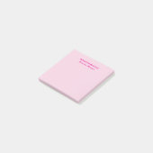 Minimalistischer rosa trendiger personalisierter N Post-it Klebezettel (angewinkelt)