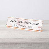 Minimalistischer, rosafarbener Marmor Schreibtischnamensplakette (Vorderseite )