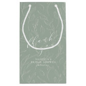 Minimalistischer Sage Grün Floral Hochzeitsdusche  Kleine Geschenktüte (Rückseite)