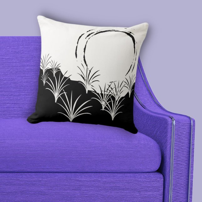 Minimalistischer Schwarz-Weiß-Sonnenuntergang Kissen (Minimalist Black & White Beach Sunset Throw Pillow)