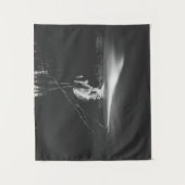 Minimalistischer Schwarz-Weiß-Wasserfall Wandteppich (Vorderseite)