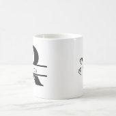 Minimalistischer schwarzer floraler Anfangsbuchsta Kaffeetasse (Mittel)