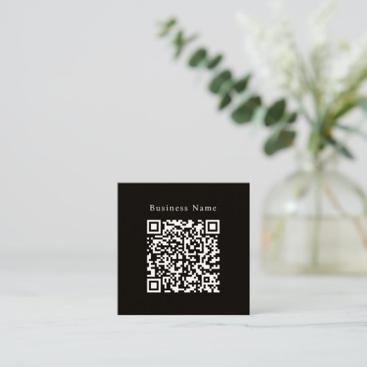Minimalistischer, schwarzer QR-Code Quadratische Visitenkarte (Stehend Vorderseite)