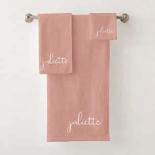 Minimalistischer Staubrosa Personalisiert Badhandtuch Set