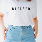 Minimalistischer T - Shirt BLESSED-Text