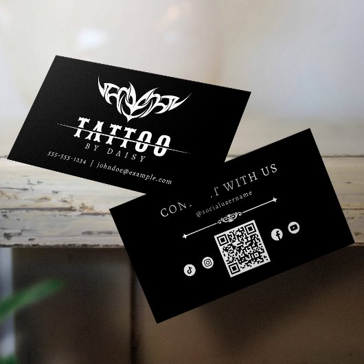 Minimalistischer Tattoo Artist Social Media QR-Cod Visitenkarte