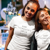 Minimalistischer Text Baby Name Cheke Squad T-Shirt