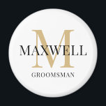 Minimalistischer Trauzeuge Schwarz Gold Monogramm Magnet<br><div class="desc">Moderner Mit Monogramm Rundmagnet für Trauzeugen in Gold und Schwarz - Erstellen Sie Ihr eigenes, individuelles Trauzeuge, indem Sie den Namen und das Monogramm des Empfängers hinzufügen. Ein einzigartiges und nachdenkliches Geschenk für Hochzeitsfeier-Mitglieder. Sie können die Vorlage des Trauzeugen in Trauzeuge, Bräutigam usw. ändern. Woll einen anderen Schriftart oder eine...</div>