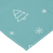 Minimalistischer Weihnachtsbaum und Schneeflockenm Tischdecke (Schrägansicht)