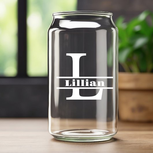 Minimalistischer weißer Buchstabe L Monogramm und Dosenglas