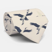 Minimalistischer weißer Kran auf Beige-Muster Krawatte (Gerollt)