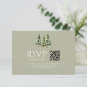 Minimalistischer Winter Snowy Pine Trees QR Code H RSVP Karte (Stehend Vorderseite)