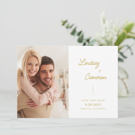 Minimalistisches 2-Foto-Gold-Script Save the Date (Stehend Vorderseite)
