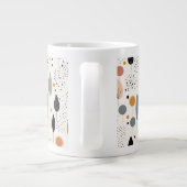 Minimalistisches Abstraktes, neutrales Muster-Dreh Jumbo-Tasse (Rückseite)
