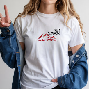 Minimalistisches Berg-Shirt mit einfachem Liniende T-Shirt