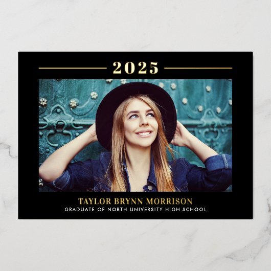 Minimalistisches Black and Gold Abschluss Foto 202 Folieneinladung (Vorderseite)