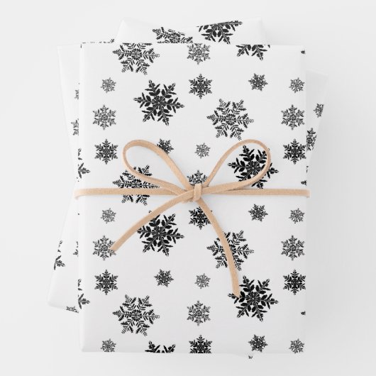 Minimalistisches Black Whimsical Snowflake Muster Geschenkpapier Set (Beispiel)
