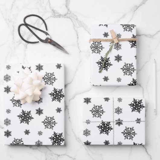 Minimalistisches Black Whimsical Snowflake Muster Geschenkpapier Set (Vorderseite)