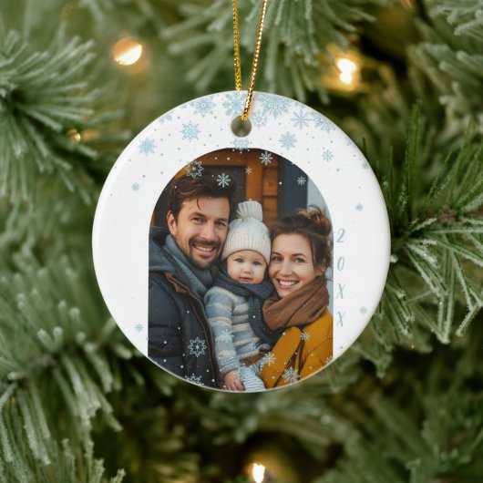 Minimalistisches blaues Schneeflocken-Foto Keramik Ornament (Baum)