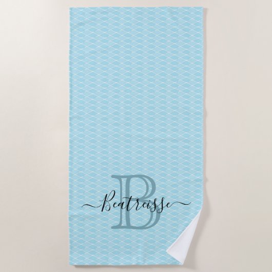 Minimalistisches Blue Sea Mermaid Monogramm Strandtuch (Vorderseite)