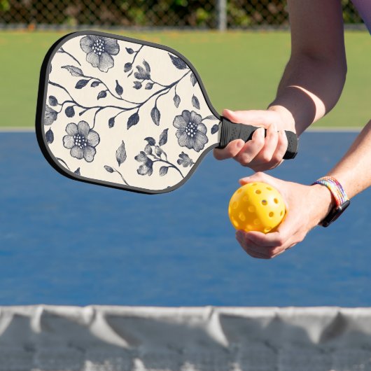 Minimalistisches Blumendesign mit Individuelle Nam Pickleball Schläger (InSitu)