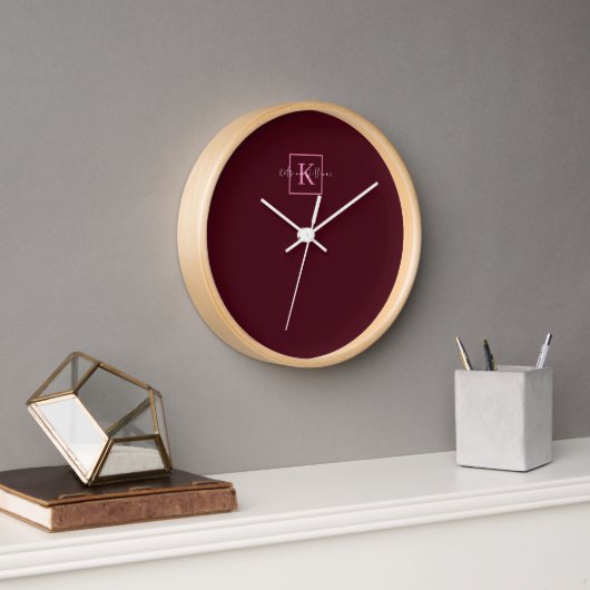 Minimalistisches Branding-Logo Burgundy Pink Monog Uhr (Büro)