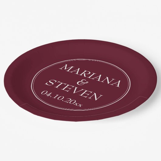 Minimalistisches Burgund der modernen Grenzregion Pappteller (Schrägansicht)